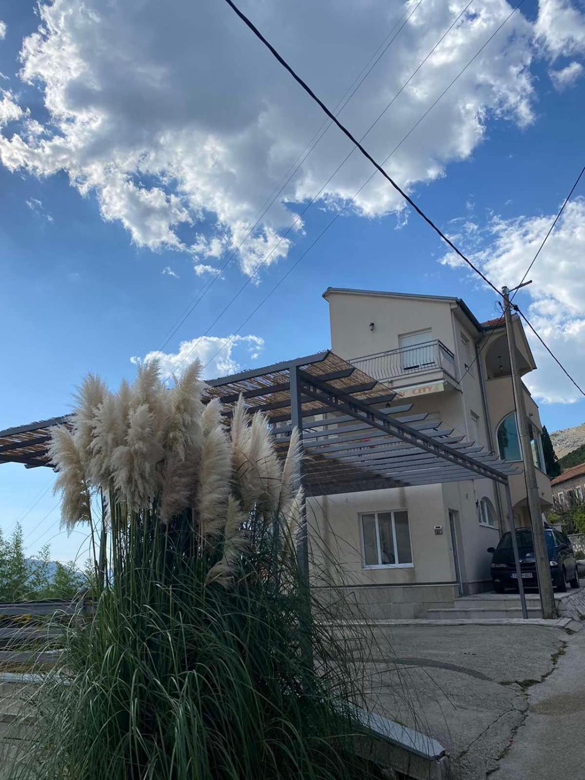 Sun City Apartments Trebinje Ngoại thất bức ảnh