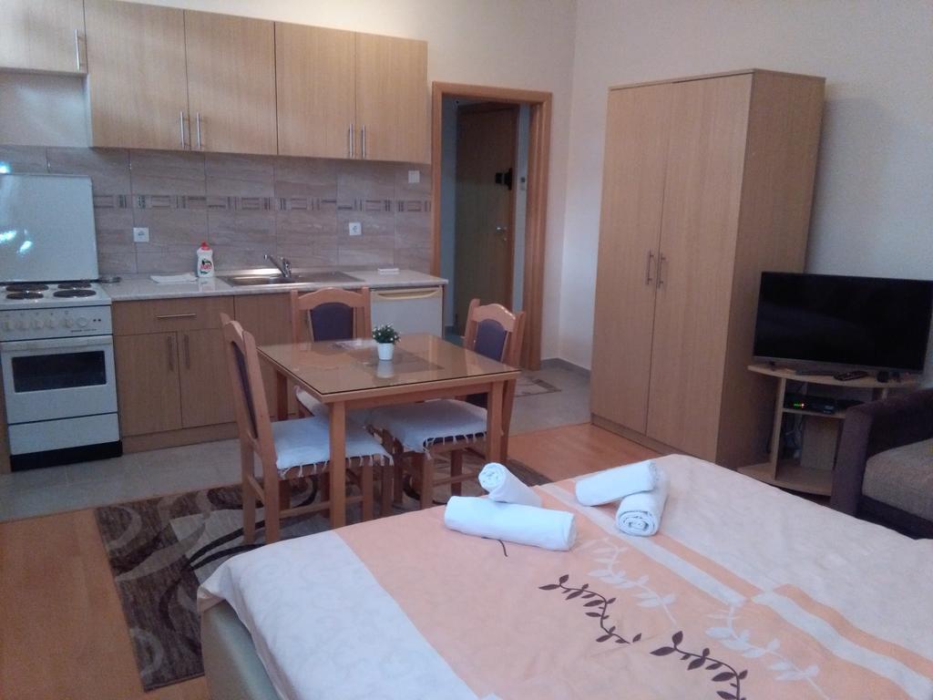 Sun City Apartments Trebinje Ngoại thất bức ảnh